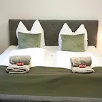 Greentreehomes - Stadtvilla Linde דירה *