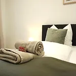 Greentreehomes - Stadtvilla Linde דירה *